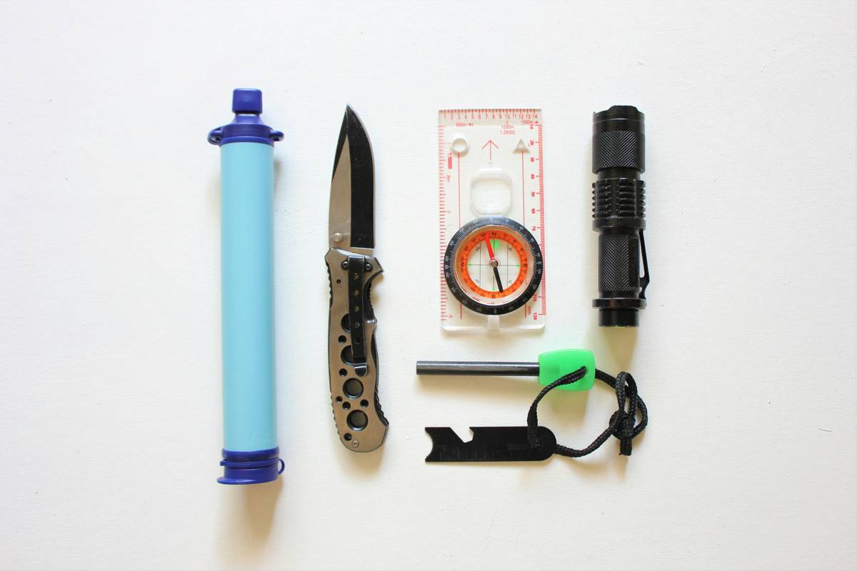 Comparison table: World Nomads Freelancer Plan vs. SafetyWing Remote Health + Equipment vs. Next Insurance Gig Bundle—showing coverage limits, deductibles, and mobile app ratings