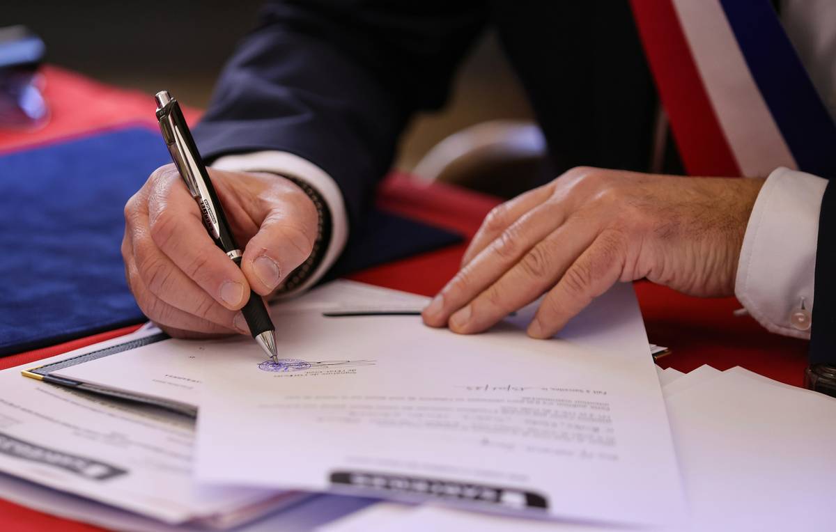 Freelance Legal Assistance: Why Gig Travelers Can’t Afford to Skip It (And How to Get It Right)