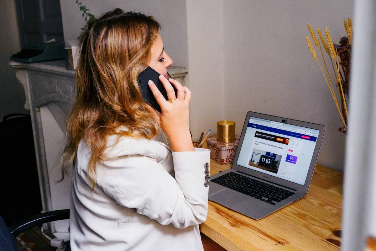 Need Gig Insurance Contact Number? Why Traveling Freelancers Should Stop Scrolling and Start Calling