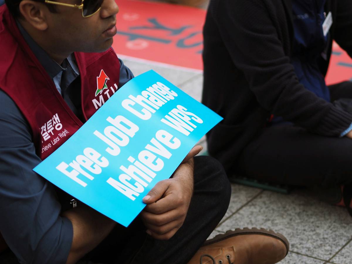 Comparing gig worker insurance options under gig economy rights and regulations