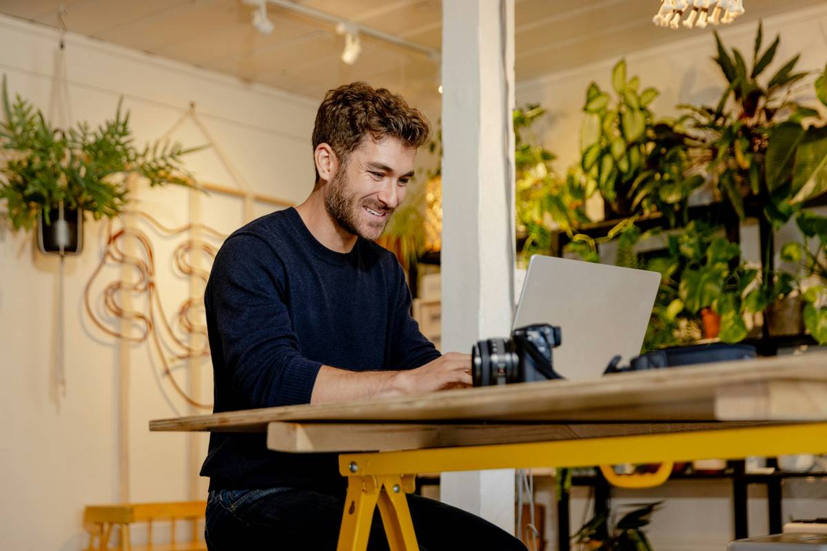 What Is Gig Insurance? The Travel-Savvy Freelancer’s Safety Net Explained