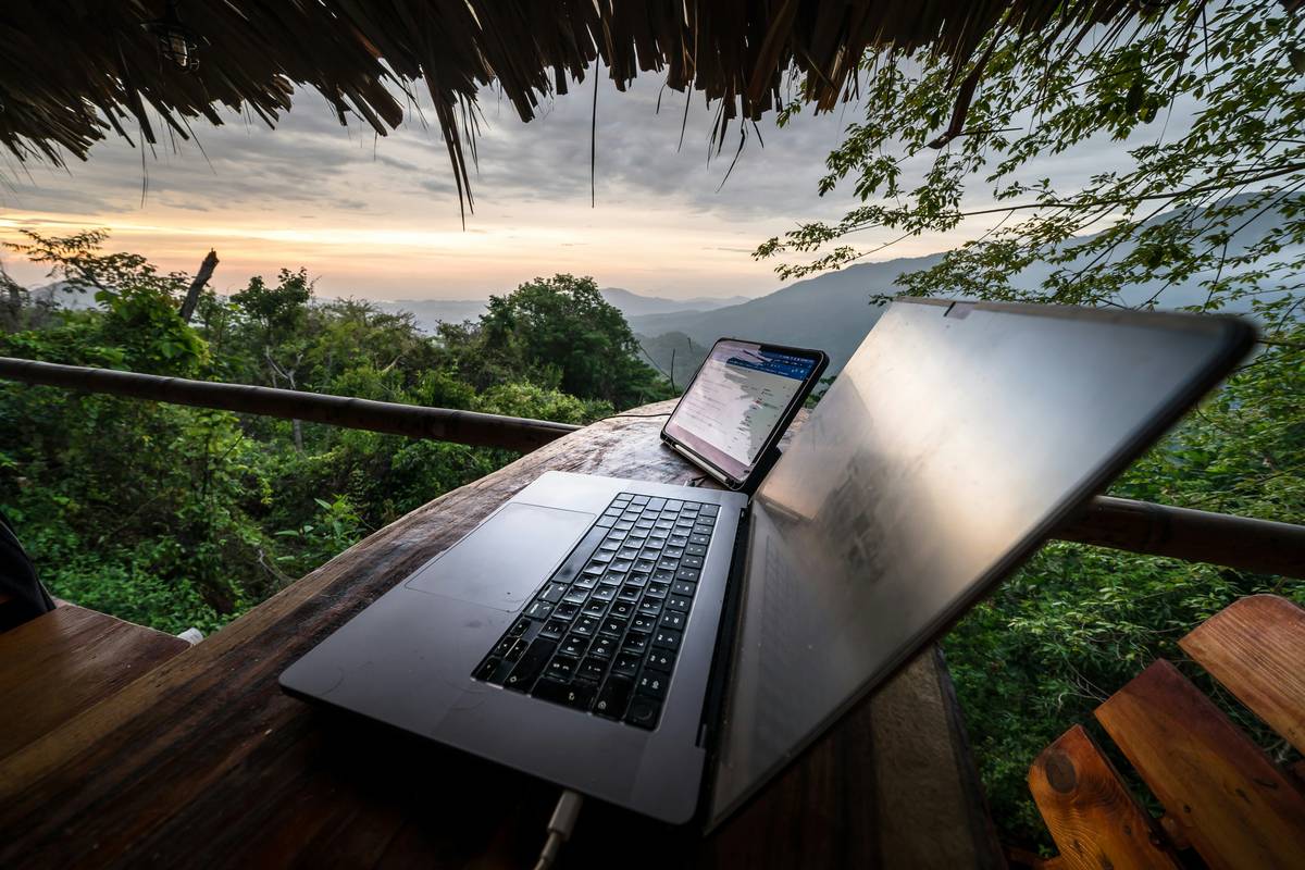 What Is the Gig Worker Solutions Number? Your Lifeline for Travel Insurance as a Freelancer